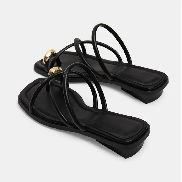 Chinelas Rasas De Salto Com Detalhe Dourado