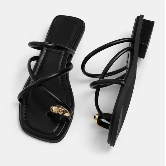 Chinelas Rasas De Salto Com Detalhe Dourado